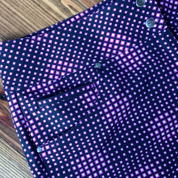 Ladies Golf Shorts Set - Picture 9 of 12